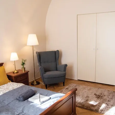 Theatroom Apartmán *