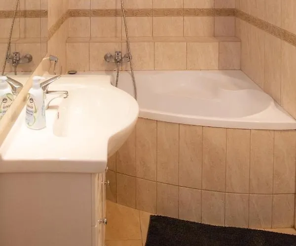 Theatroom Appartement Eger